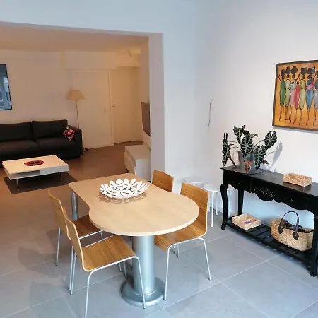 Dicht Bij Zee Oostende
